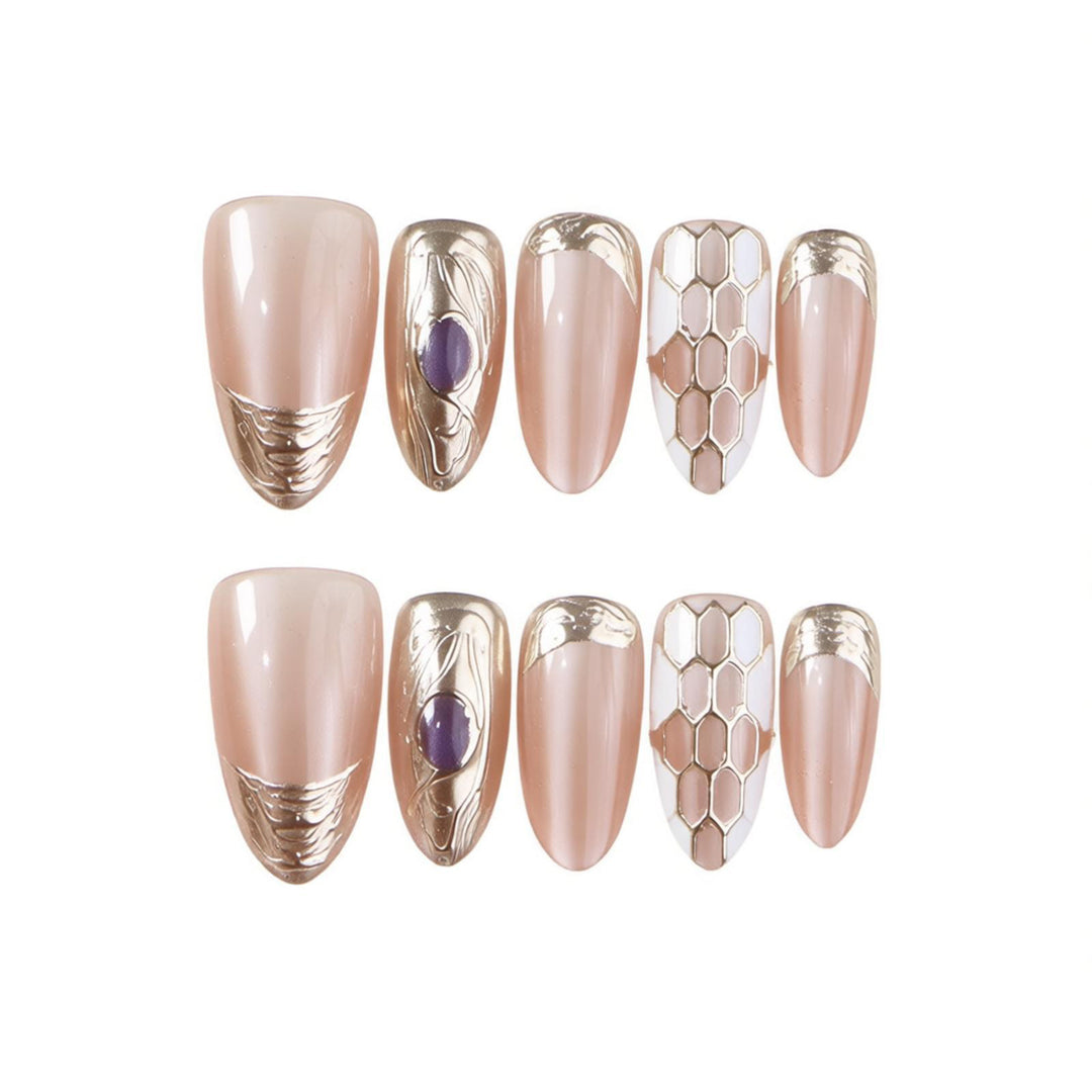 Luxuriöses dekoratives Press-On-Nagelset Karnz