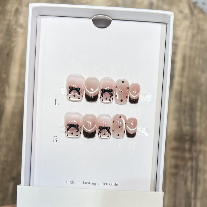 Verspielt Press-On Nagelkunst Set Karnz