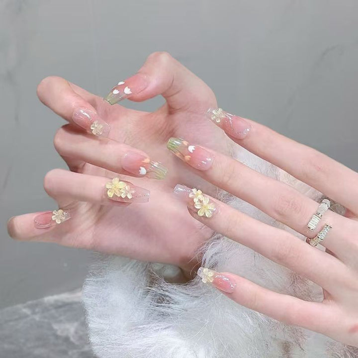 Elegantes Nagelkunst Set Karnz