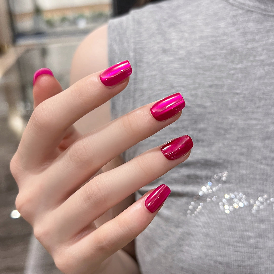 Künstliche Hochglanz-Nägel mit elegantem Design Karnz