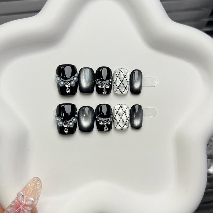Elegante dekorative Nagelkunst Tipps