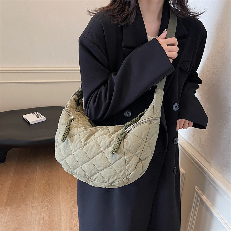 Gepolsterte weiche Stoff Hobo-Handtasche Karnz