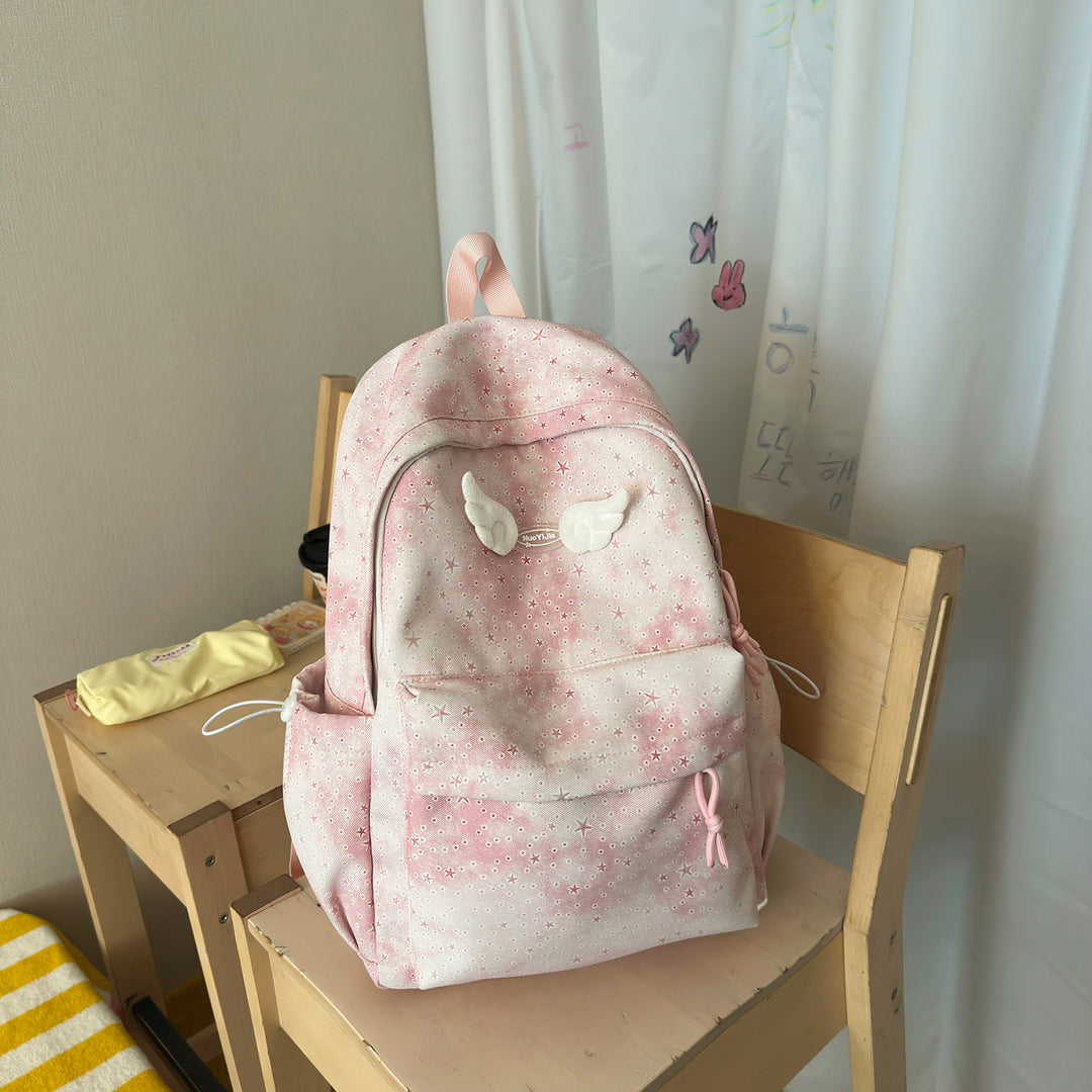 Funktionaler Rucksack mit dekorativen Flügelakzenten Karnz