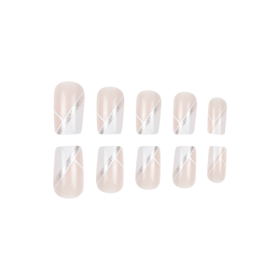 Elegante French Tip Aufklebenägel mit funkelnden Akzenten Karnz