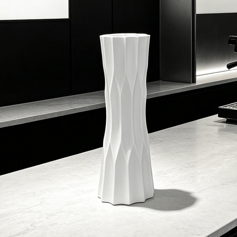 Moderne geometrische Vase Karnz