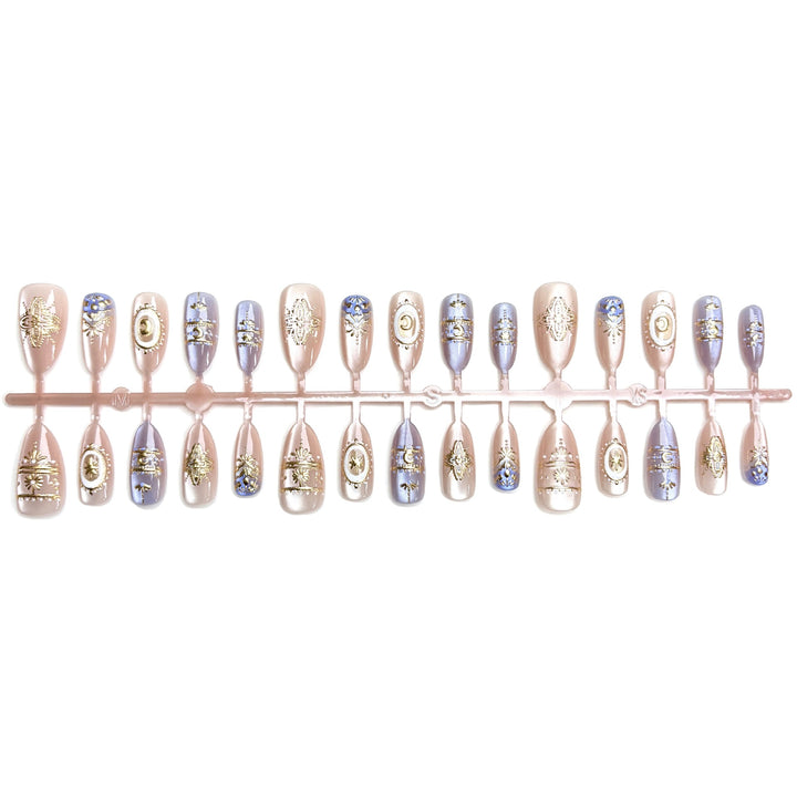 Dekoratives Press-On Nagelkunst-Set mit komplizierten Mustern