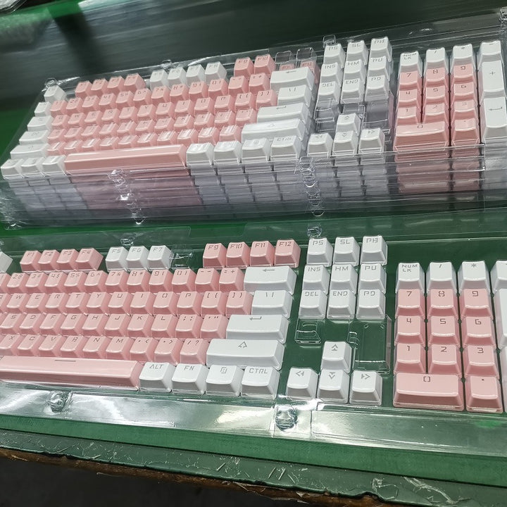 Mechanische Gaming-Tastatur mit Retro-Futuristischem Design Karnz