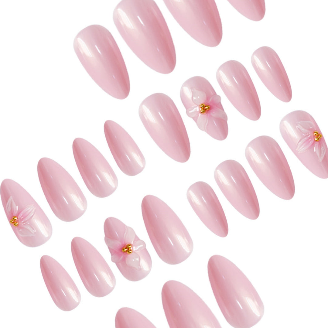 Elegante Blumen-Nagelkunst Karnz