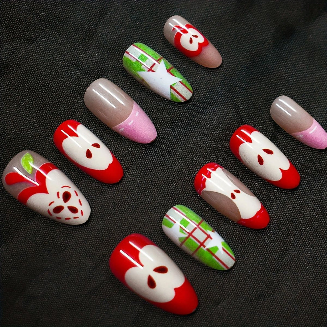 Künstlerisches Nageldesign Karnz