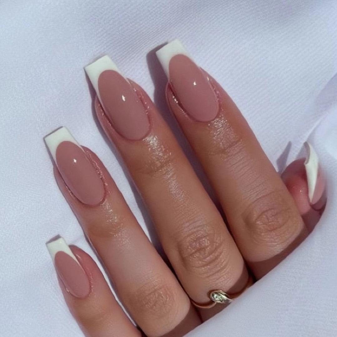 Elegante French Tip Nagelkunstverlängerungen Karnz