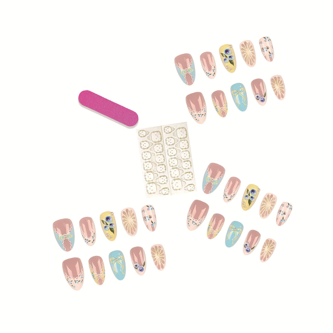 Dekorative Nagelspitzen Set mit Zubehör