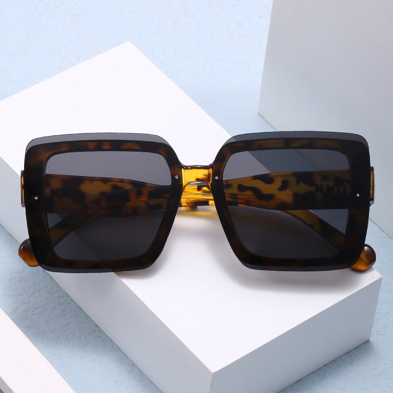 Damen oversized Sonnenbrille im urbanen Design Karnz