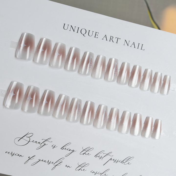 Elegante Schmetterlings-Design Französisch Tip Press-On Nägel