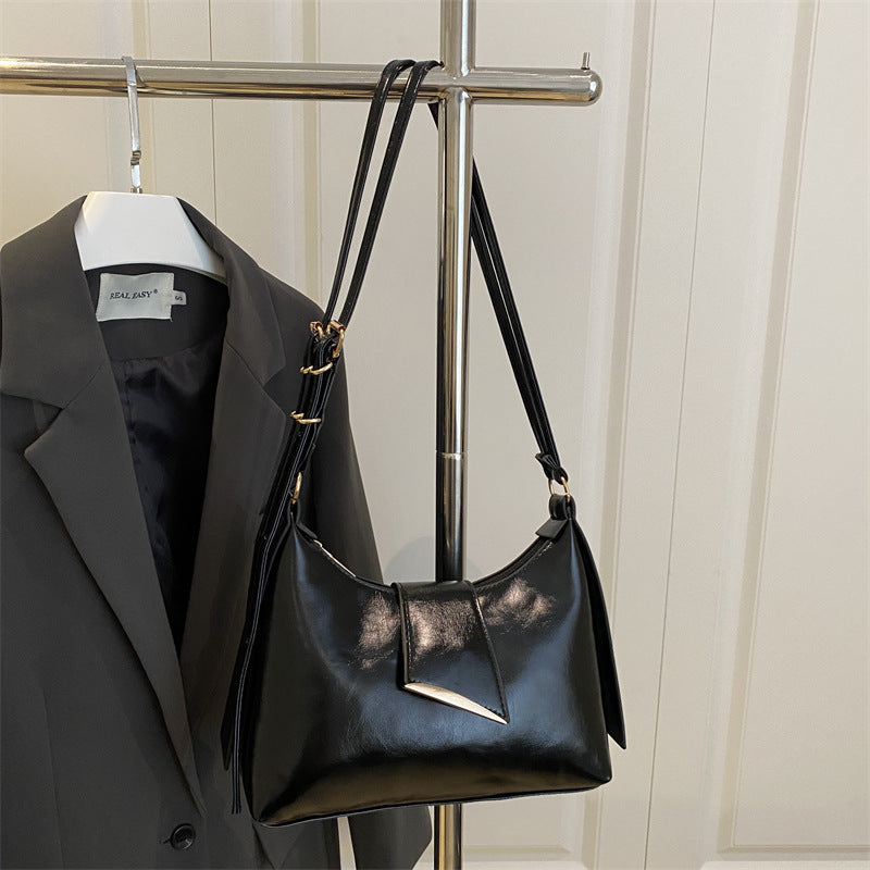 Luxuriöse Patelleder-Schultertasche Karnz
