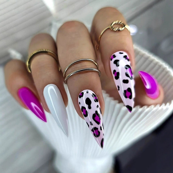 Nagelschmuck Karnz