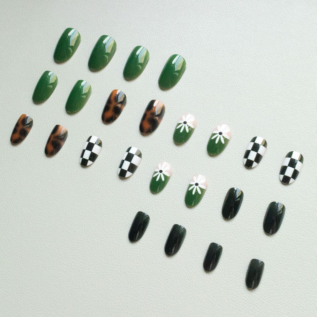 Künstlerisches abstraktes Nageldesign