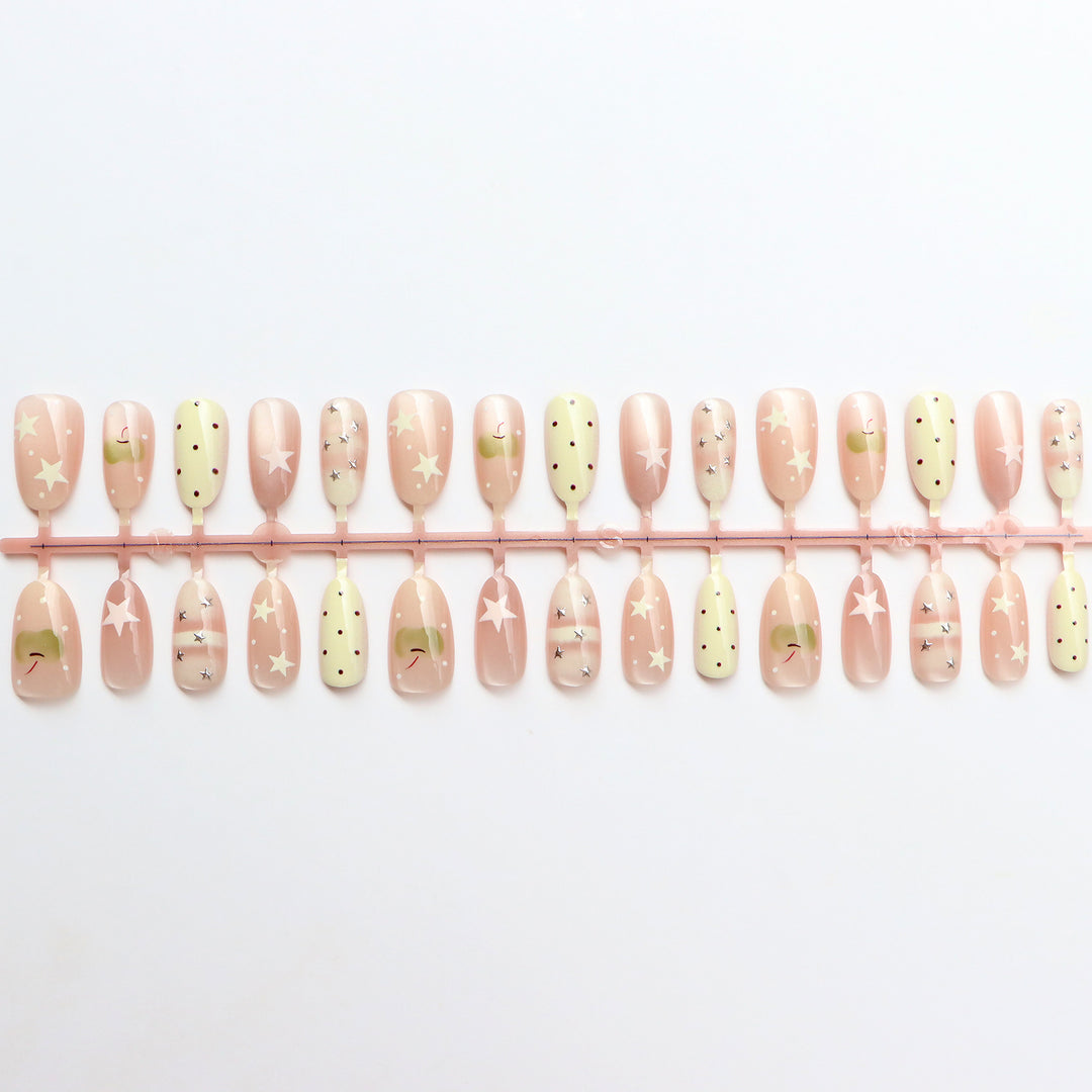 Dekoratives Press-On-Nagelset mit Stern- und Punktdesign Karnz