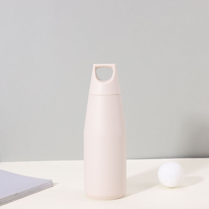 Isolierte Wasserflasche Karnz