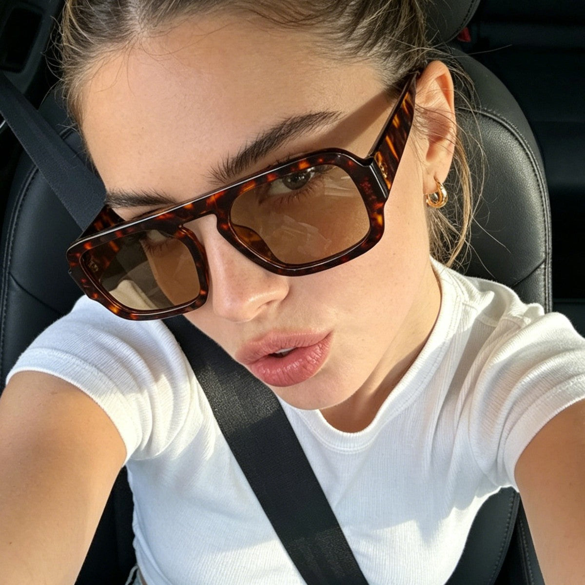 Damen stylische quadratische Sonnenbrille mit breitem Rahmen und UV-Schutz Karnz