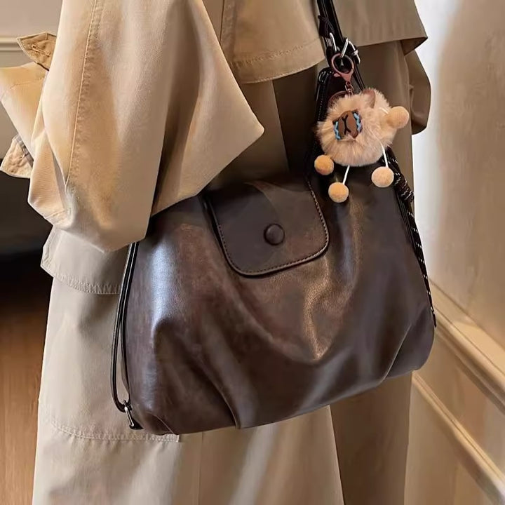 Moderne Schultertasche mit Praktischem Klappenverschluss Karnz