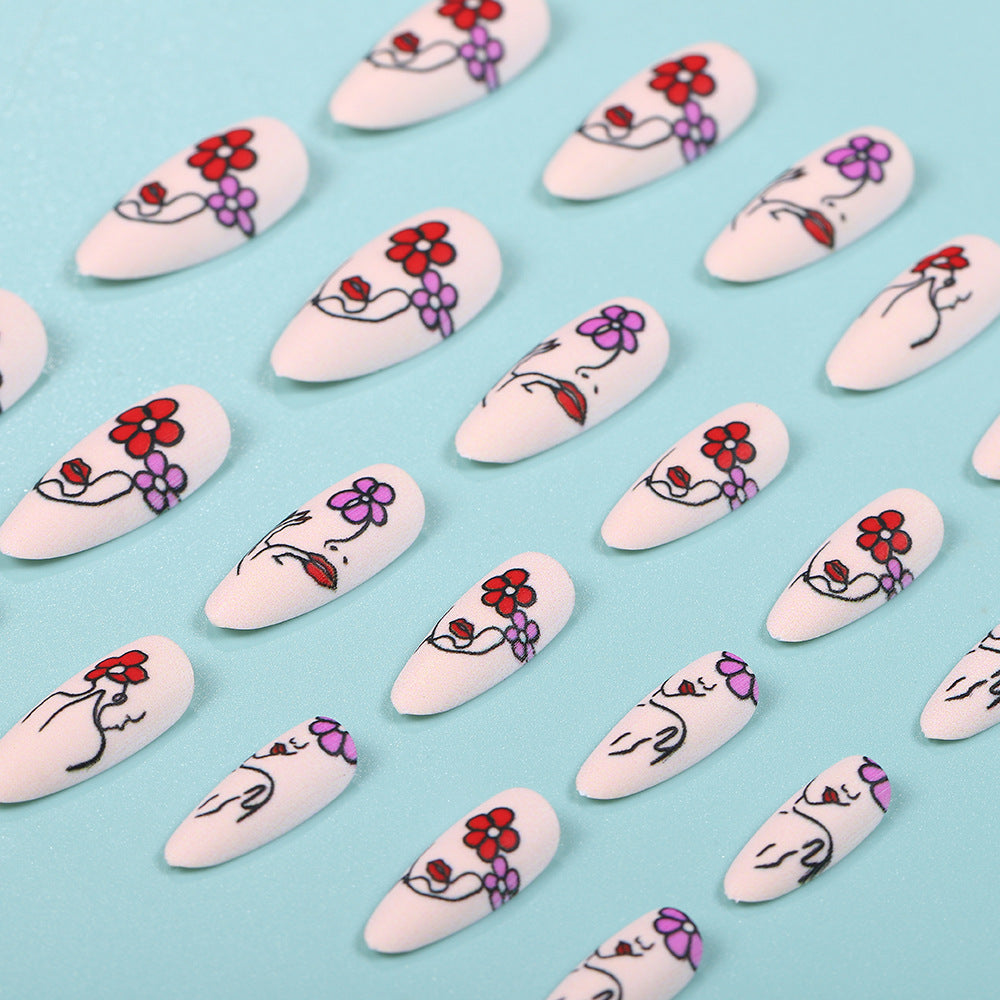 Handgemachte Kunstnägel mit floralen Mustern Karnz