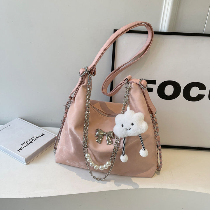 Modische Handtasche mit Einzigartigem Anhänger und Kettenakzenten Karnz