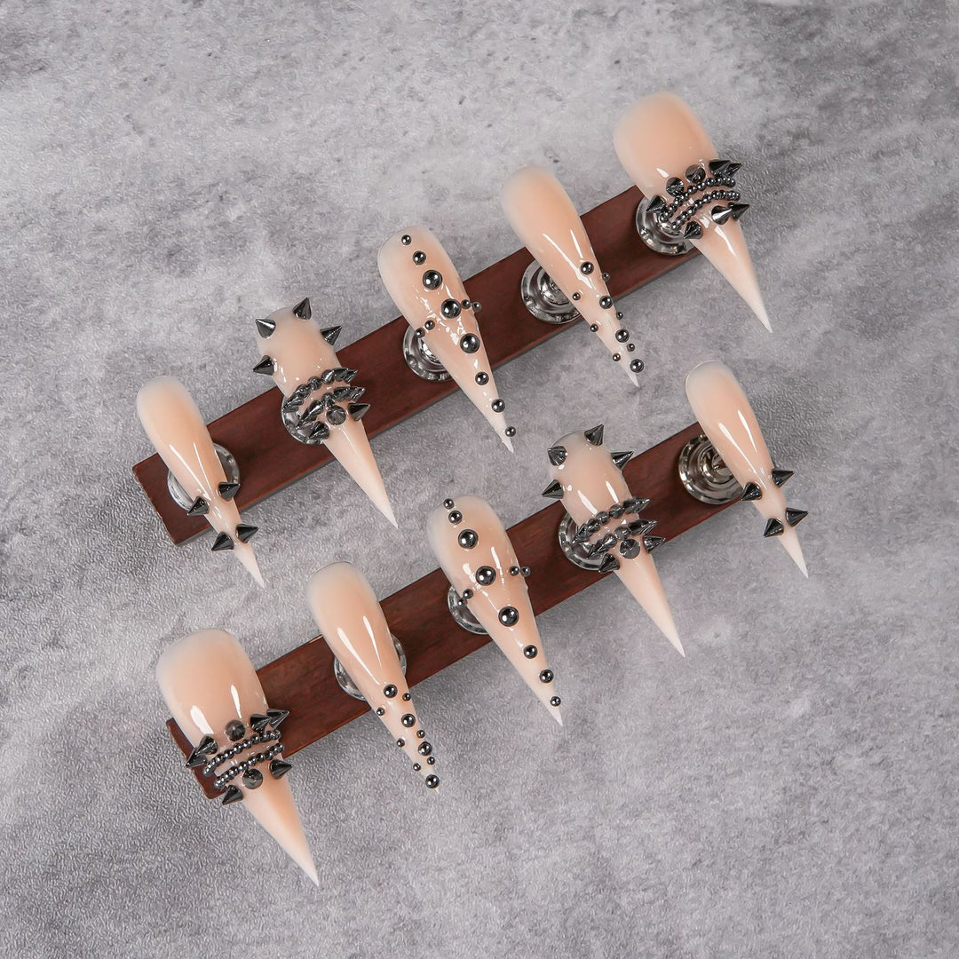 Stiletto Press-On Nagelverstärkungen mit Edelsteinakzenten