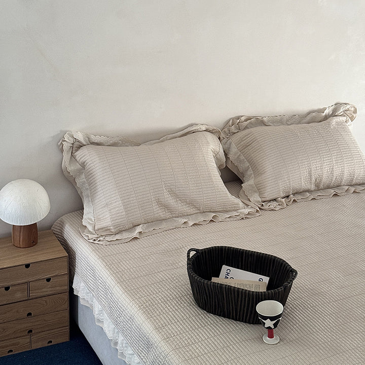 Gestepptes Wendbares Leinenmischung Matelassé Bettüberwurfset mit Rüschendekor Kissenbezügen