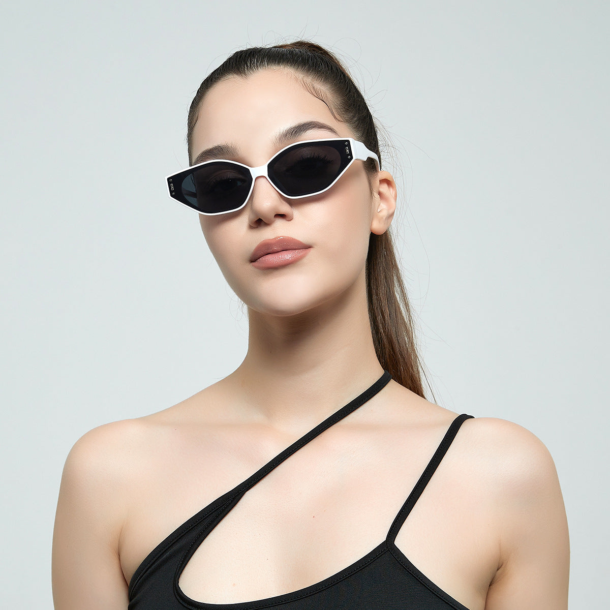 Damen geometrische Sonnenbrille im futuristischen Design Karnz