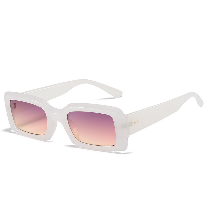 Übergroße geometrische Sonnenbrille mit verlaufenden Gläsern Karnz
