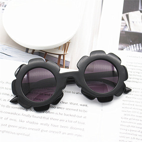 Damen modische Sonnenbrille im floralen Design Karnz