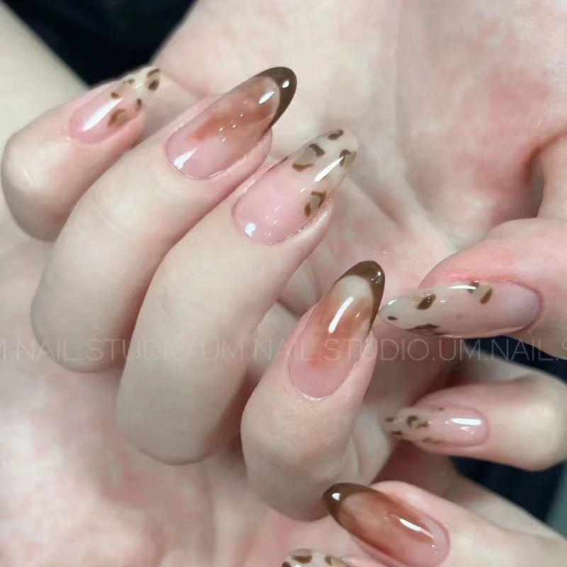 Künstlerisches Acryl-Nagelset mit einzigartigem Tierdruck