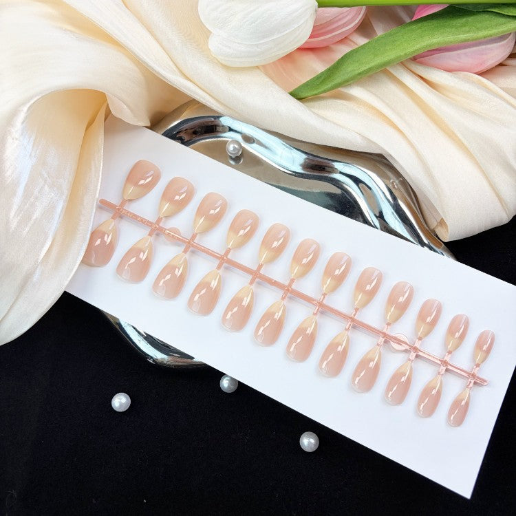 Natürlicher Glänzender Press-On Nagelset Karnz