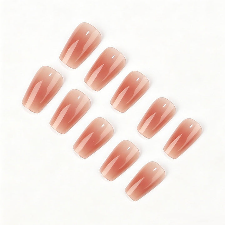 Kunstnagelset mit elegantem Hochglanz und natürlichem Finish Karnz