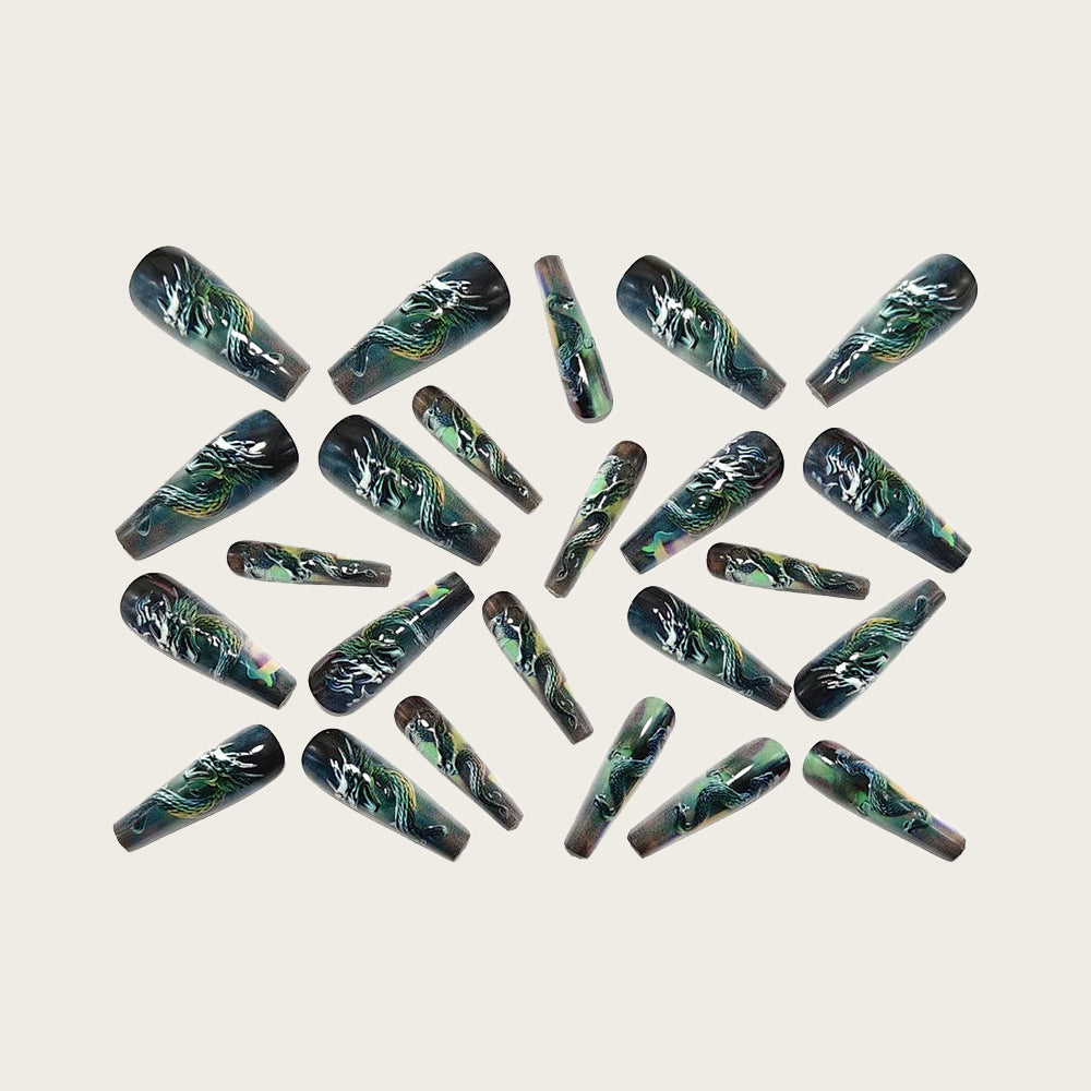 Kunstvolle 3D Nagelkunst Karnz