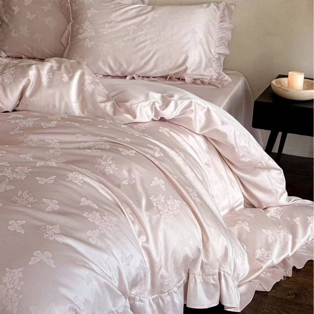 Satin-Jacquard Rüschende Bettbezug-Ensemble mit Schmetterlings-Jacquard und Rüschensaum-Kissenbezügen