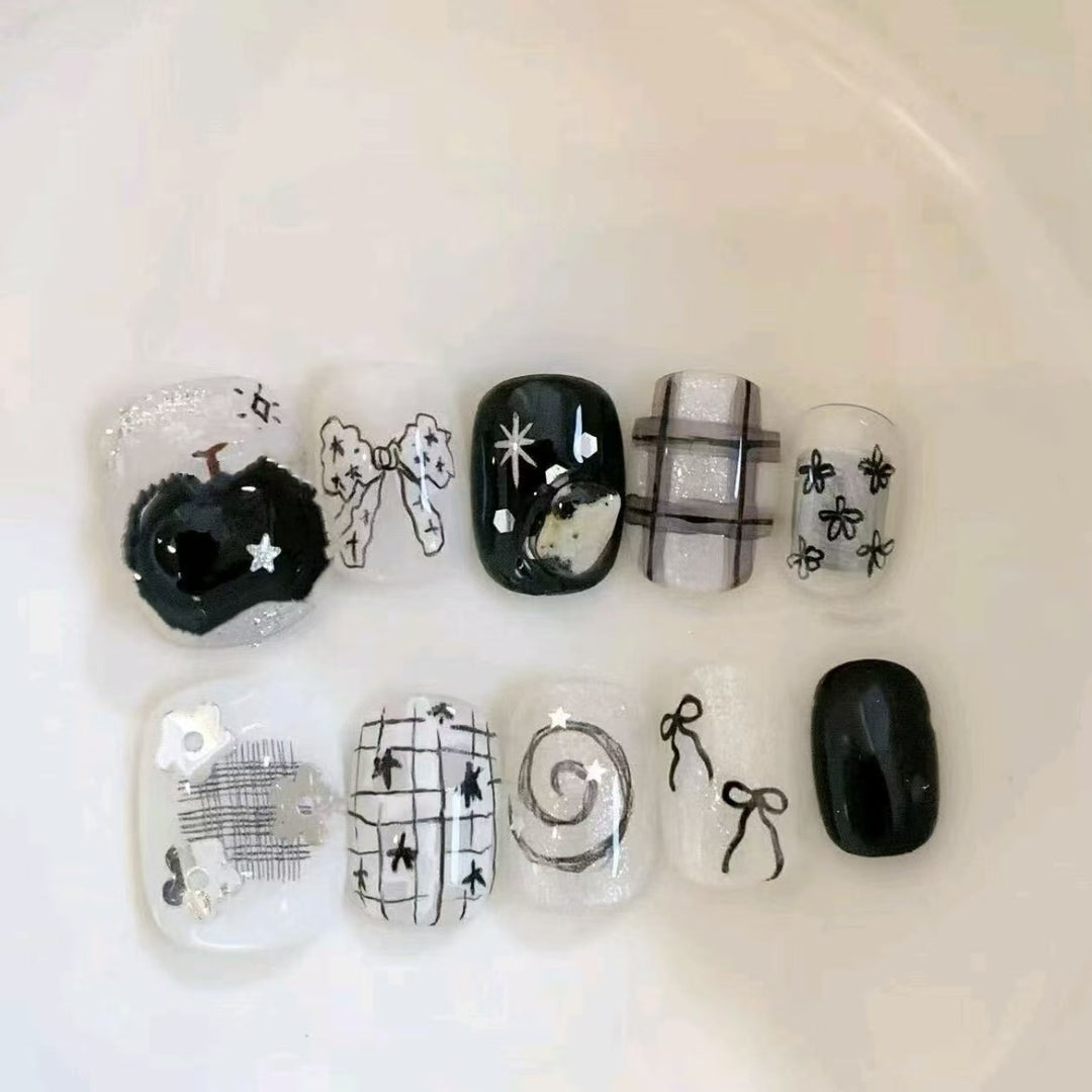 Dekorativer Nagelkunst-Set Karnz