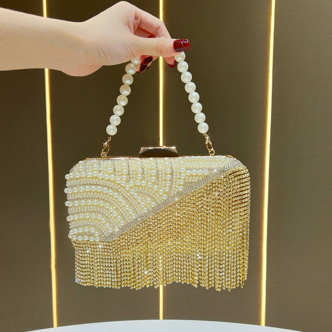 Perlenverzierte Abendhandtasche