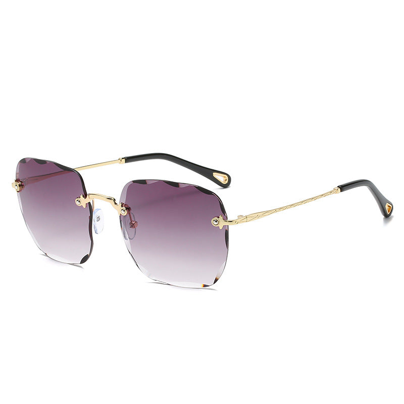 Damen modische Flügelsonnenbrille mit hochwertigem Metallrahmen Karnz