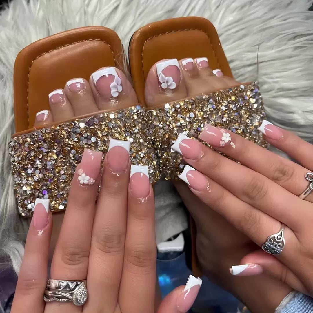 Elegantes French Tip Press-On Nagelkunstset Karnz