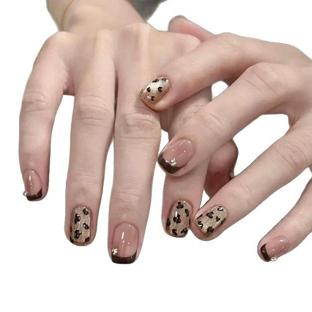 Künstlerische Leopardenmuster Nagelverstärkungen Karnz
