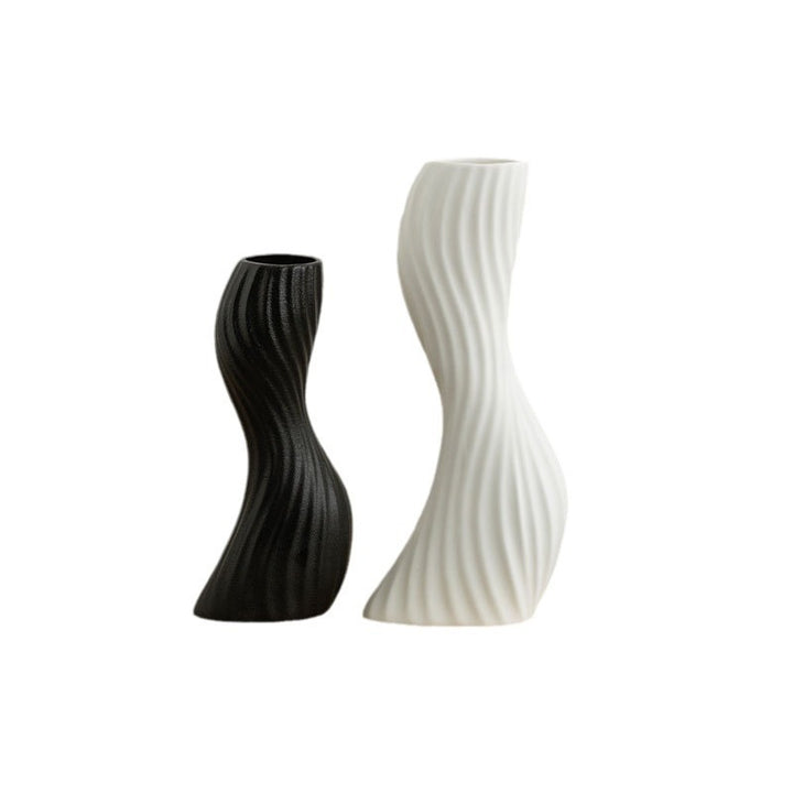 Skulpturale Dekorative Vase Karnz