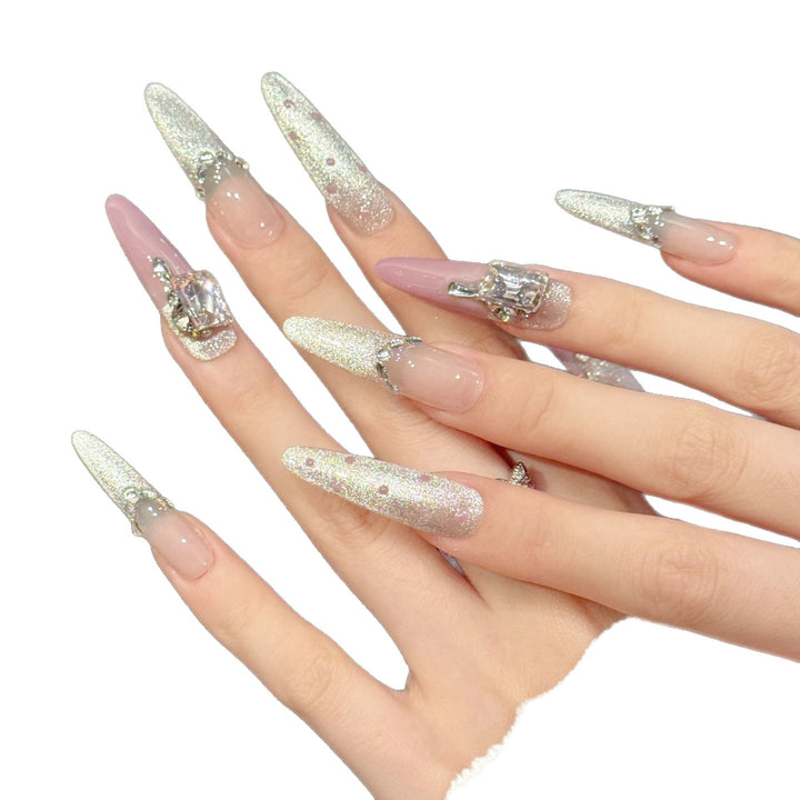 Glamouröse Stiletto Press-On Nagelkunst-Set mit Kristallakzenten