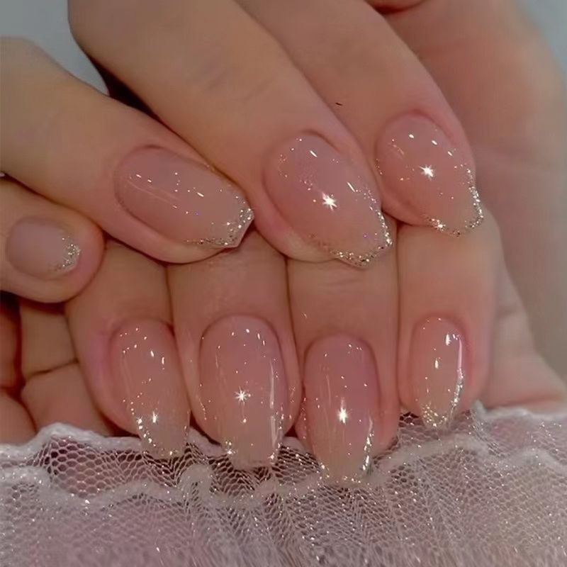 Elegante Gel-Nagelkunstverlängerungen Karnz