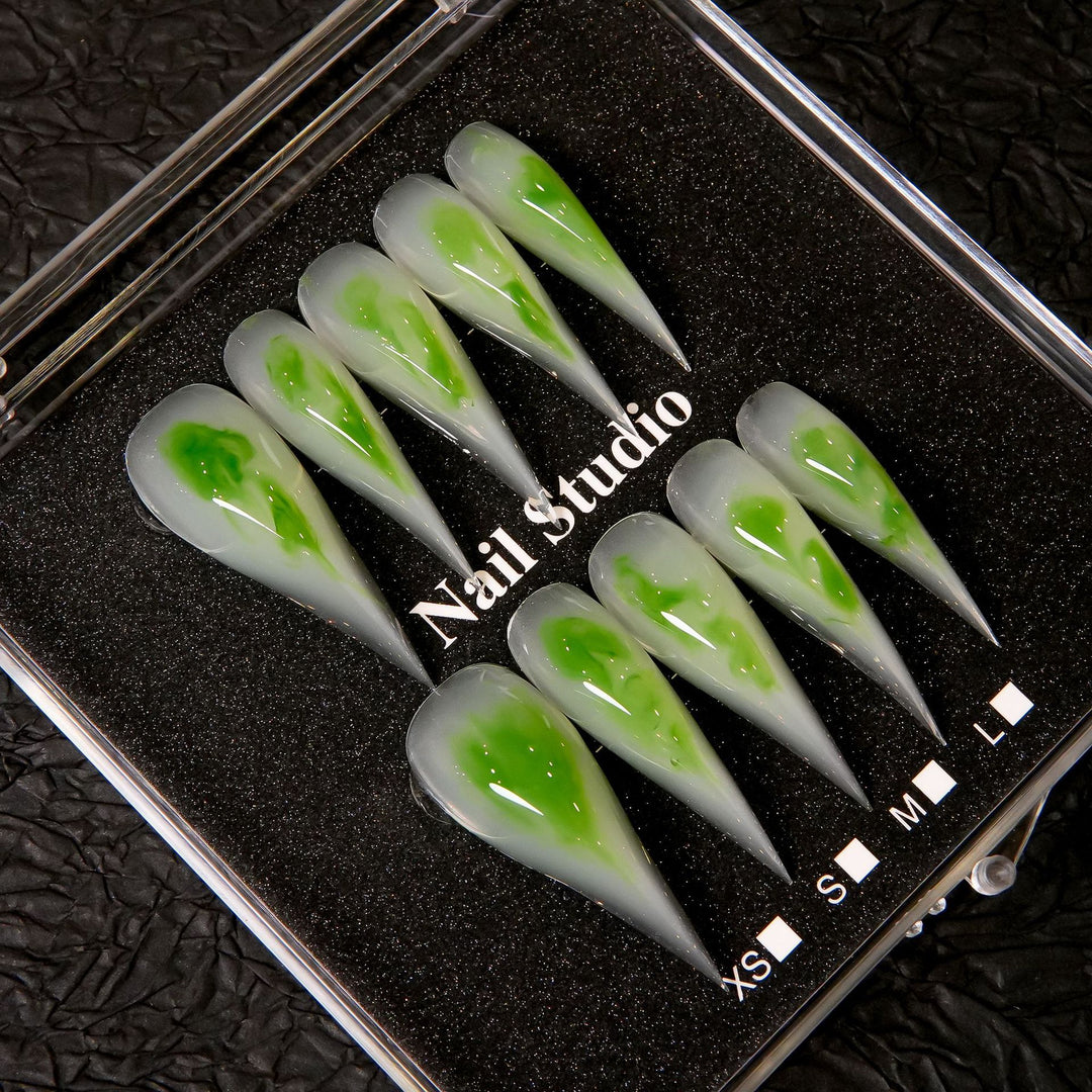 Stiletto Press-On Nagelset mit einzigartigem Marmor Design
