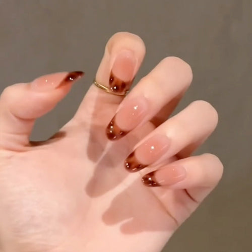 Elegante französische Spitzen-Nagelmodellagen mit Gradient-Design Karnz