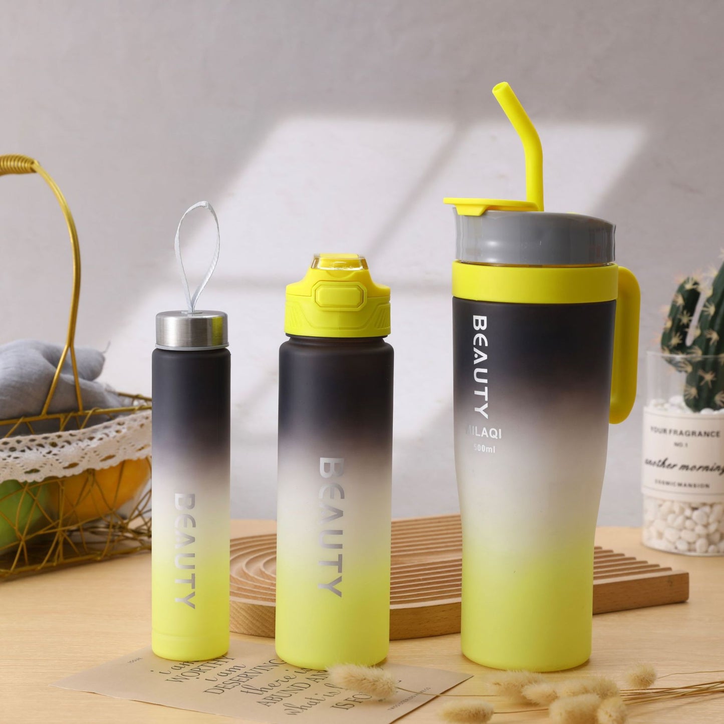 Damen stilvolle und praktische Wasserflasche mit Motiv und Zeitmarkierung Karnz