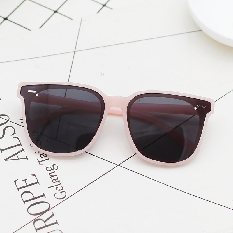 Damen moderne Sonnenbrille mit filigranem Rahmen und UV-Schutz Karnz