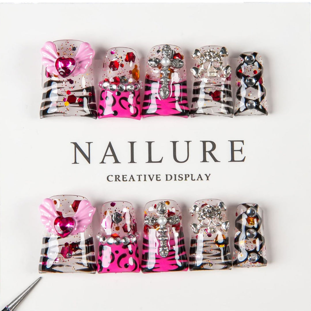 Künstlerisches Press-On-Nageldesign-Set