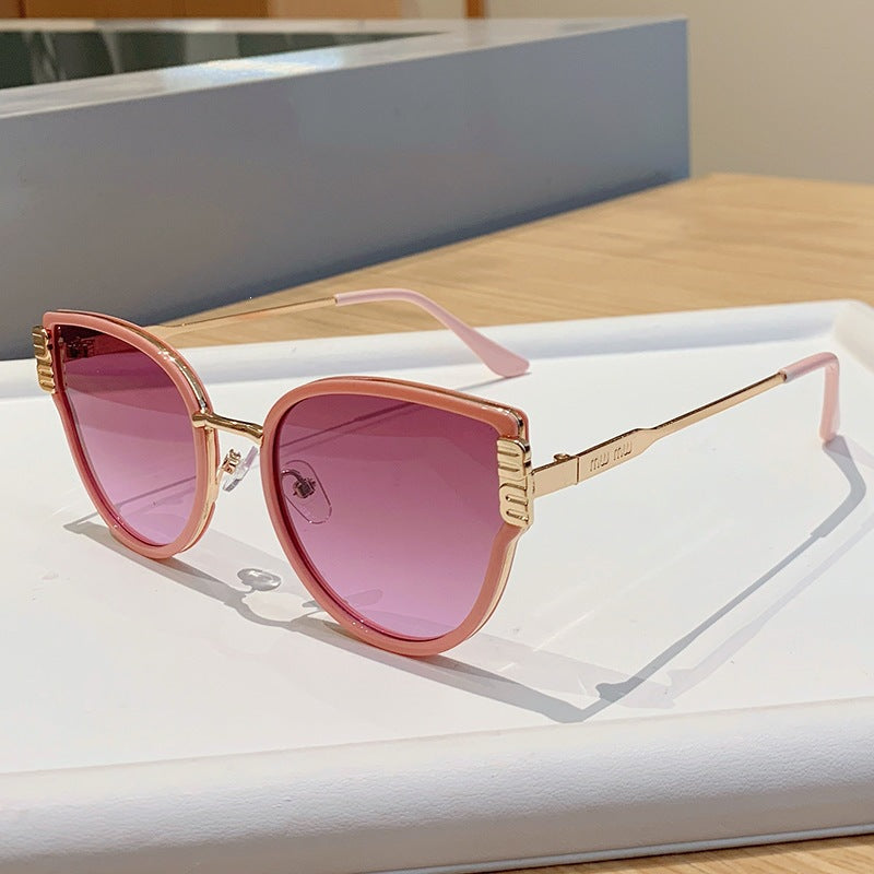 Damen Cat-Eye Sonnenbrille mit eleganten akzentuierten Gläsern Karnz